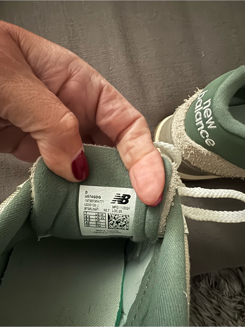 New Balance 574 Cream & Green Retro Sneakers - Picture 3 of 4